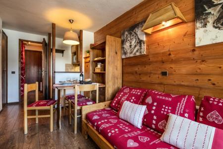Rent in ski resort Résidence Club Alpina - Champagny-en-Vanoise - Living room