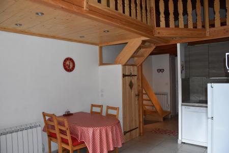 Rent in ski resort 2 room apartment 4 people (GENTIANE) - Résidence Flor'Alpes - Champagny-en-Vanoise - Living room