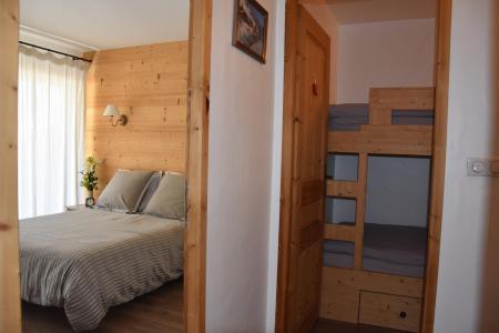 Rent in ski resort 3 room apartment 6 people (BRUYERE) - Résidence Flor'Alpes - Champagny-en-Vanoise - Bedroom