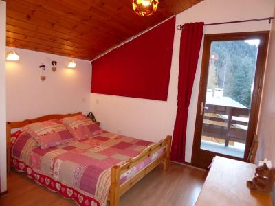 Rent in ski resort 3 room duplex apartment 4 people (CHARDON) - Résidence Flor'Alpes - Champagny-en-Vanoise - Bedroom