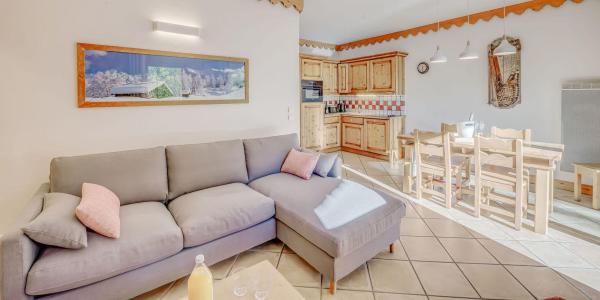 Rent in ski resort 3 room apartment 6 people (C-31P) - Résidence les Alpages - Champagny-en-Vanoise - Living room
