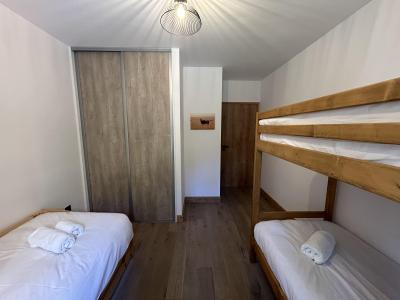 Rent in ski resort 3 room apartment 6 people (C11) - Résidence les Terrasses de la Vanoise - Champagny-en-Vanoise - Bedroom