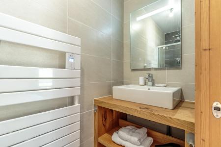 Rent in ski resort 3 room apartment sleeping corner 6 people (B15) - Résidence les Terrasses de la Vanoise - Champagny-en-Vanoise - Shower room