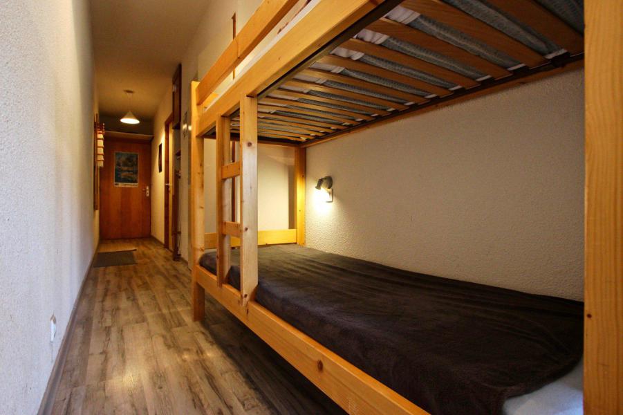 Rent in ski resort 2 room apartment 5 people (108) - L'AIGUILLE - Chamrousse - Apartment