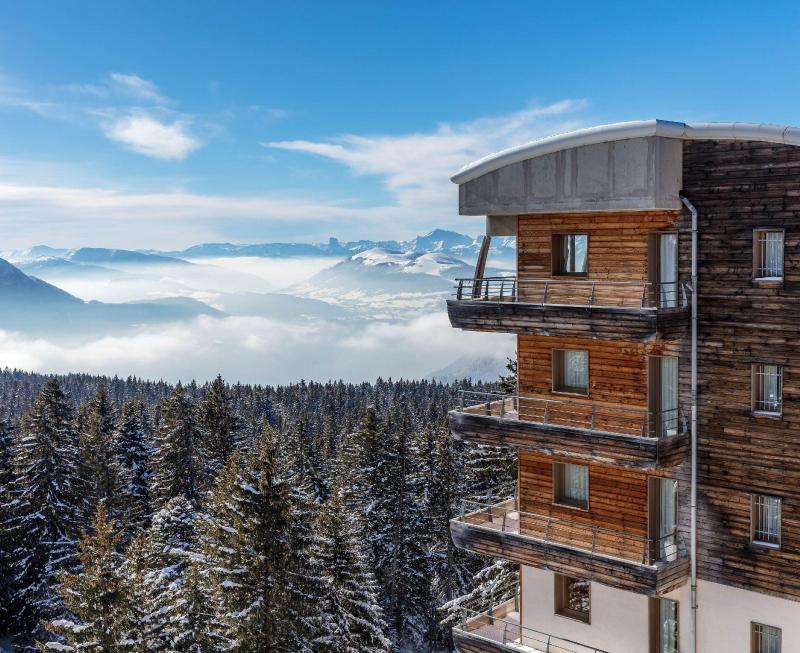 Rent in ski resort Résidence l'Ecrin des Neiges - Chamrousse - Winter outside