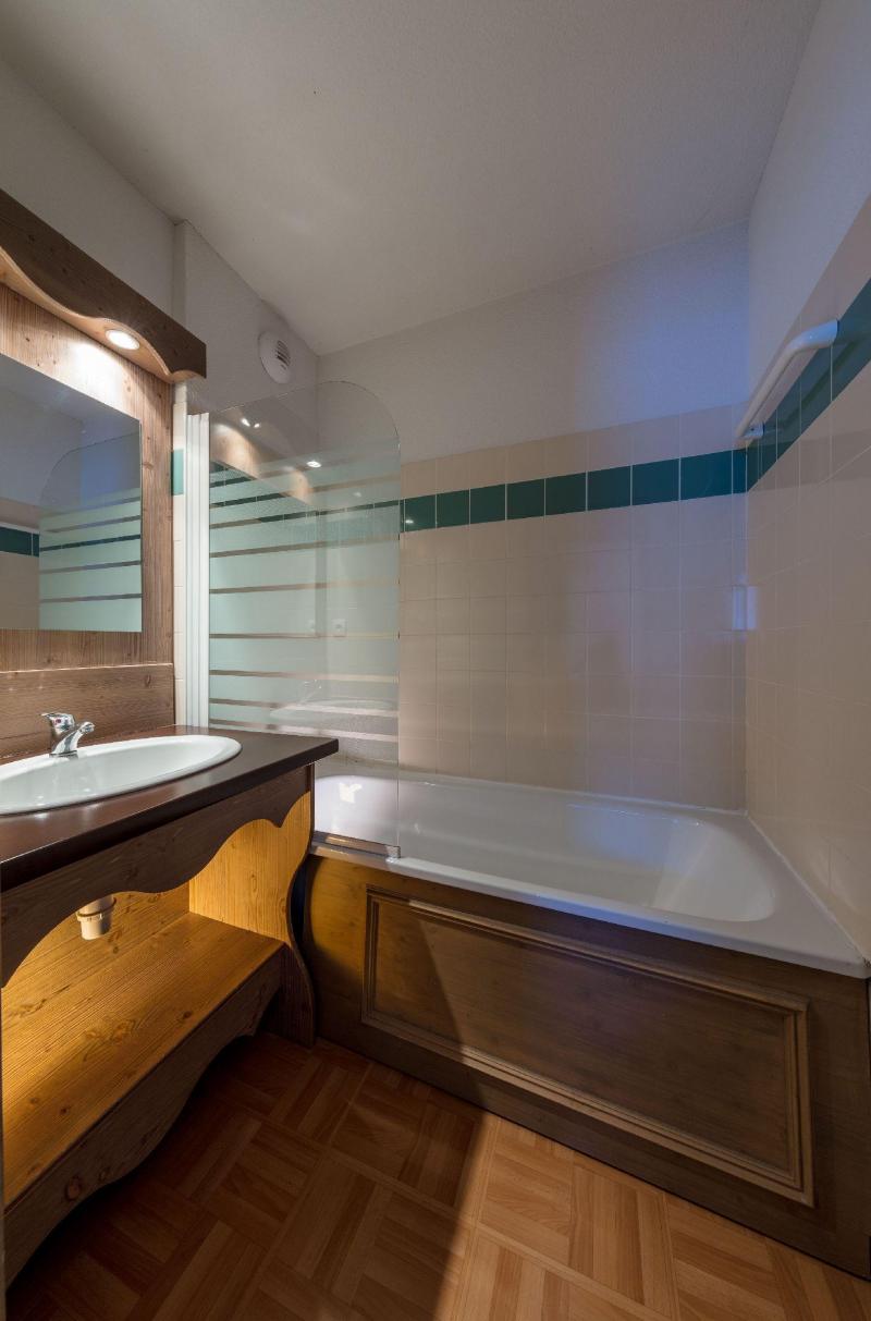 Rent in ski resort Résidence l'Ecrin des Neiges - Chamrousse - Bathroom