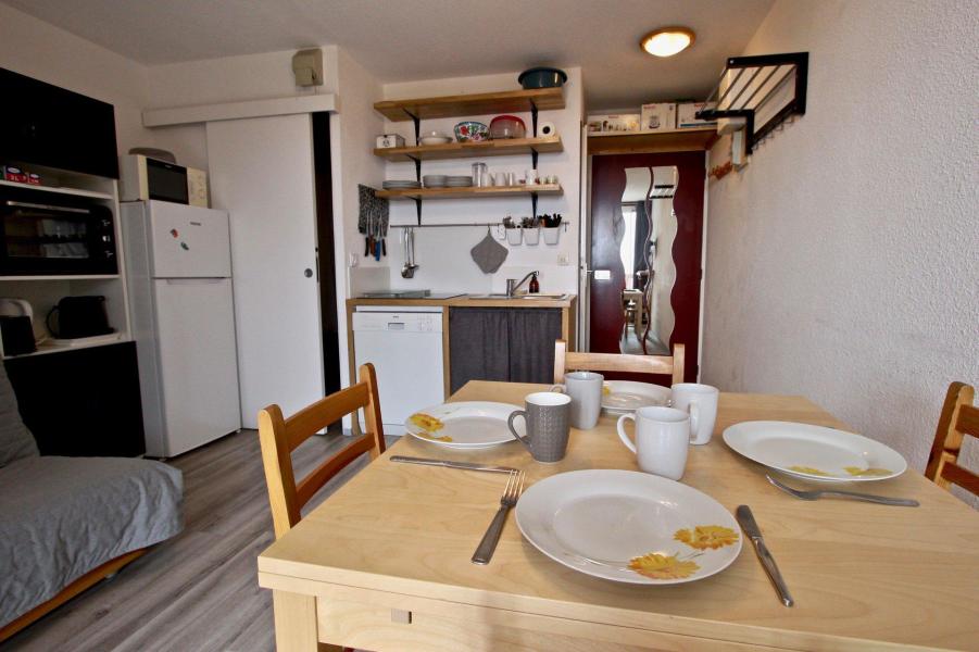 Rent in ski resort Studio cabin 4 people (409) - Résidence l'Edelweiss - Chamrousse - Living room