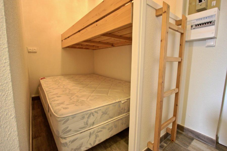 Rent in ski resort Studio sleeping corner 5 people (507) - Résidence l'Eterlou - Chamrousse - Bedroom
