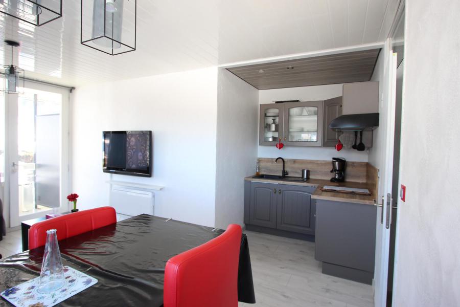 Rent in ski resort 2 room apartment 4 people (037) - Résidence la Lauzière - Chamrousse - Dining area
