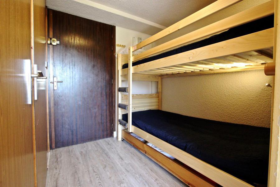 Rent in ski resort Studio sleeping corner 4 people (0107) - Résidence le Vernon - Chamrousse - Bedroom