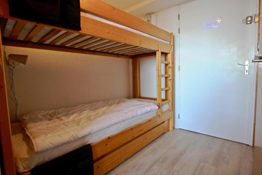 Rent in ski resort Studio sleeping corner 4 people (0302) - Résidence le Vernon - Chamrousse - Bedroom