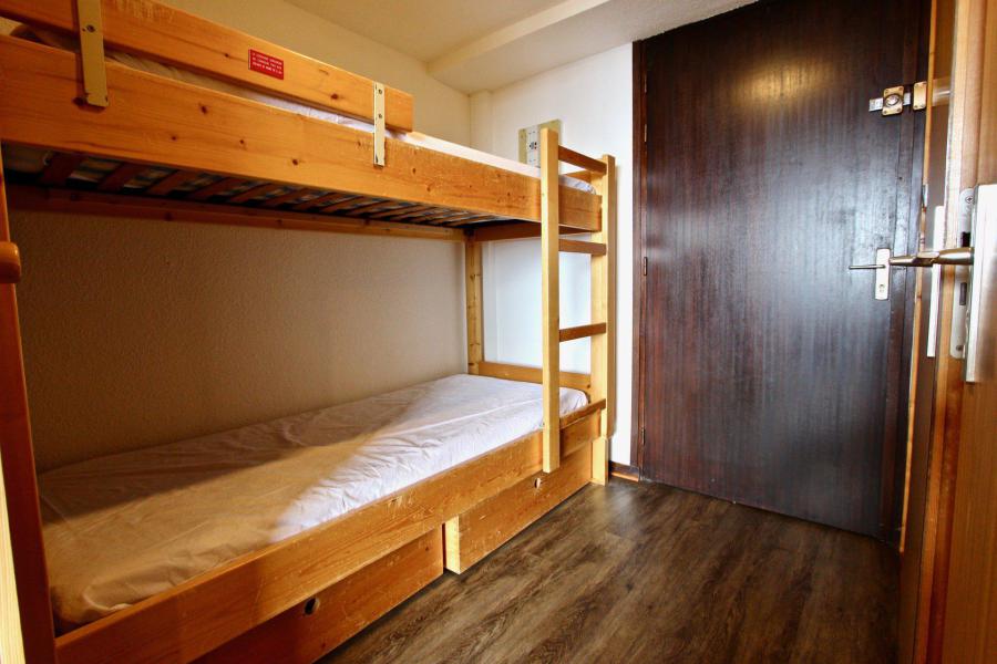 Rent in ski resort Studio sleeping corner 4 people (0404) - Résidence le Vernon - Chamrousse - Bedroom
