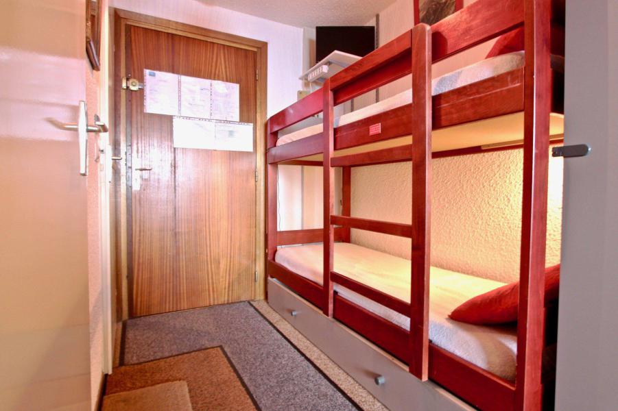 Rent in ski resort Studio sleeping corner 4 people (1205) - Résidence le Vernon - Chamrousse - Bedroom