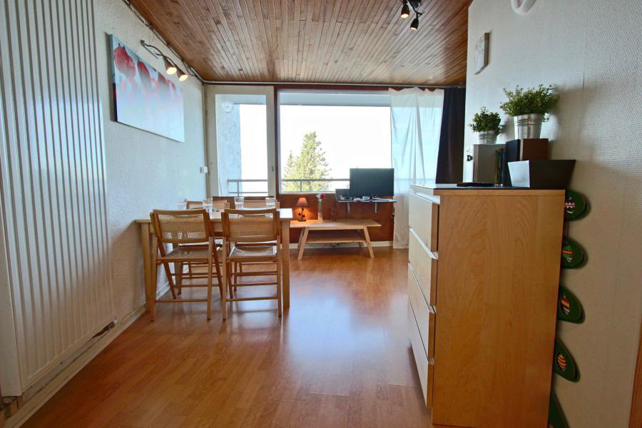 Rent in ski resort Studio sleeping corner 4 people (ARO) - Résidence les Arolles - Chamrousse - Living room