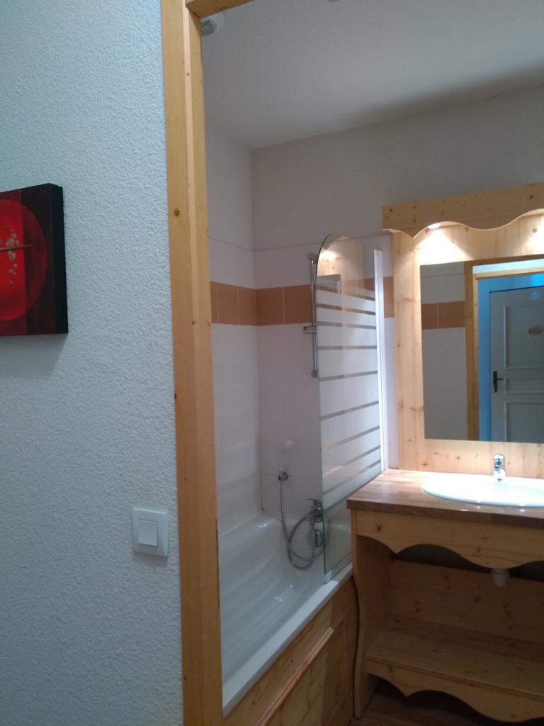Rent in ski resort 3 room apartment 6 people - Résidence les Balcons du Recoin By Resid&Co - Chamrousse - Bathroom