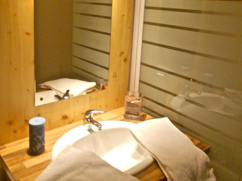 Rent in ski resort Résidence les Balcons du Recoin By Resid&Co - Chamrousse - Shower room