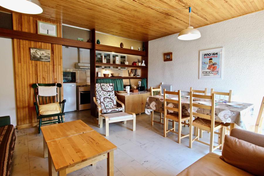 Skiverleih 3-Zimmer-Holzhütte für 6 Personen (230) - Résidence les Dauphins - Chamrousse - Wohnzimmer