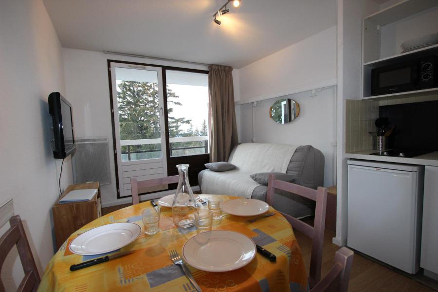 Rent in ski resort Studio cabin 4 people (022) - Résidence les Marmottes - Chamrousse - Living room