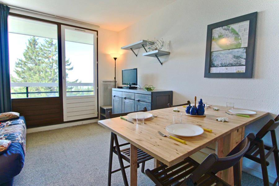 Rent in ski resort Studio cabin 4 people (033) - Résidence les Marmottes - Chamrousse - Living room
