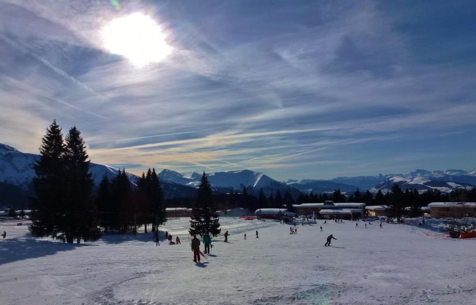 Ski verhuur Résidence les Villages du Bachat - Chamrousse - Buiten winter