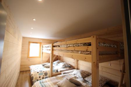 Rent in ski resort 5 room duplex chalet 12 people - Chalet Bonhomme - Chamrousse - Mezzanine double bed
