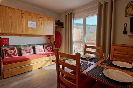Rent in ski resort 2 room apartment 4 people (201) - L'AIGUILLE - Chamrousse - Living room