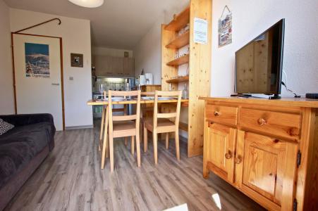 Rent in ski resort 2 room apartment 5 people (108) - L'AIGUILLE - Chamrousse - Living room