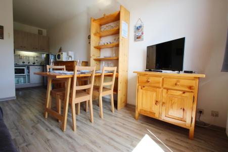 Rent in ski resort 2 room apartment 5 people (108) - L'AIGUILLE - Chamrousse - Living room