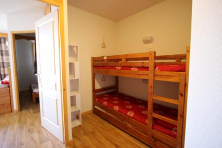 Rent in ski resort 2 room apartment 6 people (010) - Résidence la Grive - Chamrousse - Bunk beds