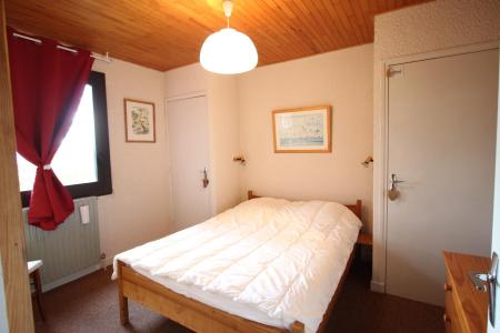 Rent in ski resort 3 room apartment 8 people (103) - Résidence le Cap 2000 - Chamrousse - Bedroom