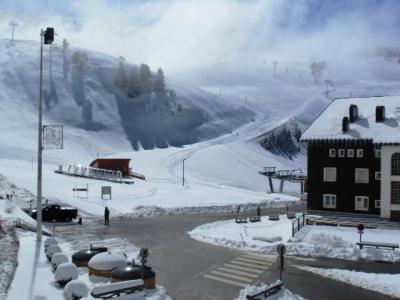 Rent in ski resort Studio sleeping corner 4 people (108) - Résidence le Chamois - Chamrousse - Winter outside