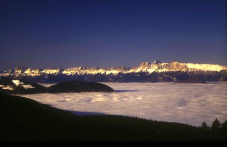 Location au ski Studio cabine 4 personnes (107) - Résidence le Chamois - Chamrousse - Extérieur hiver