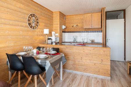 Rent in ski resort Studio 4 people (303) - Résidence le Chamois - Chamrousse - Living room