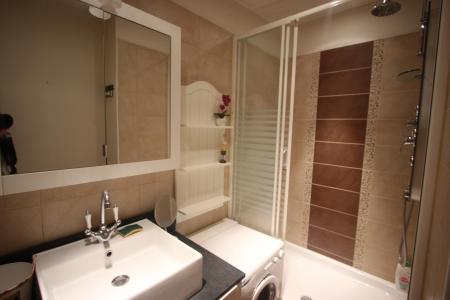 Rent in ski resort Studio cabin 4 people (107) - Résidence le Chamois - Chamrousse - Shower room