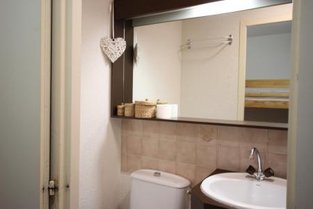 Rent in ski resort Studio sleeping corner 4 people (1229) - Résidence le Vernon - Chamrousse - Shower room