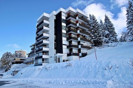 Rent in ski resort Résidence les Arolles - Chamrousse - Winter outside