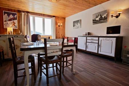 Rent in ski resort 2 room apartment 4 people (03) - Résidence les Jonquilles - Chamrousse - Living room