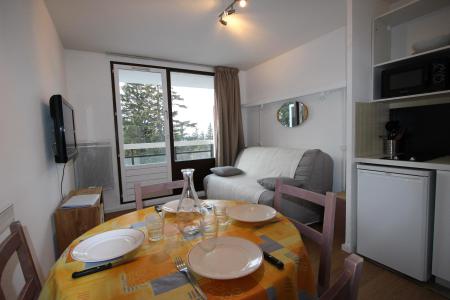 Rent in ski resort Studio cabin 4 people (022) - Résidence les Marmottes - Chamrousse - Living room