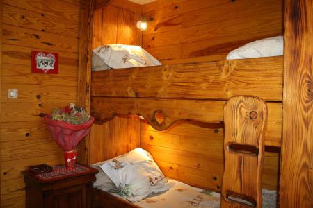 Rent in ski resort 2 room apartment sleeping corner 6 people (17) - Résidence les Myrtilles - Chamrousse - Bedroom