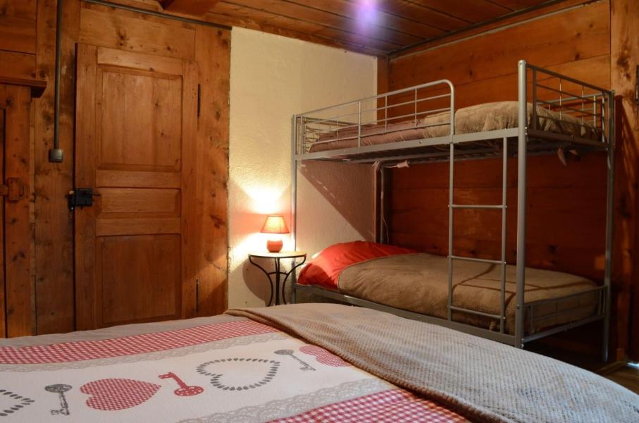 Rent in ski resort 2 room apartment cabin 6 people - Chalet CHEZ LA LOUISE - Châtel - Bedroom