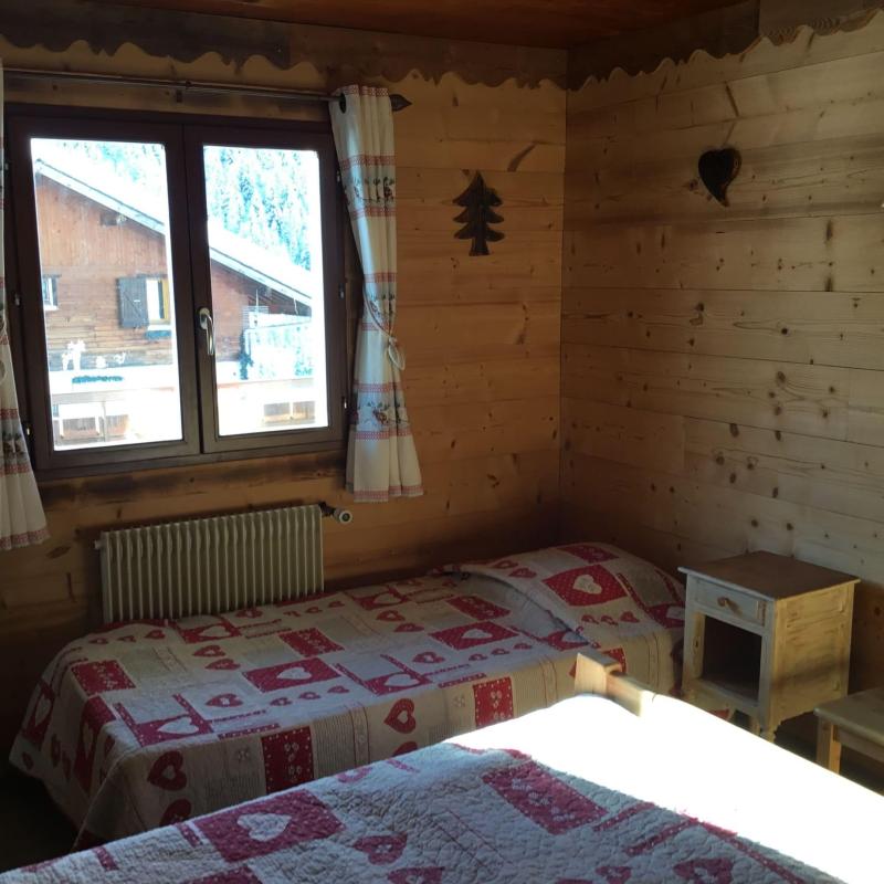 Rent in ski resort 3 room apartment 6 people (1) - Chalet FLEURS DES CHAMPS - Châtel - Bedroom