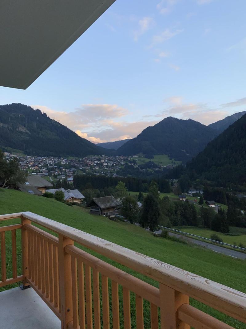 Alquiler al esquí Apartamento 6 piezas para 12 personas - Chalet La Ferme de Delphine et François - Châtel - Balcón