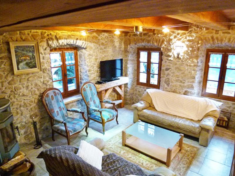 Rent in ski resort Chalet Petit Châtel - Châtel - Living room