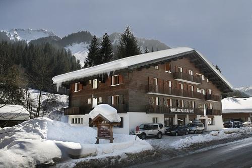 Skiverleih Hôtel Eliova l'Eau Vive - Châtel - Draußen im Winter