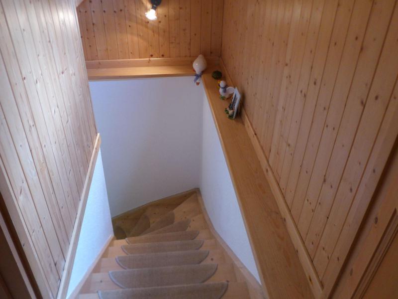 Location au ski Chalet 6 pièces 9 personnes (1) - Le Jet d'Eau 19 - Châtel - Escalier