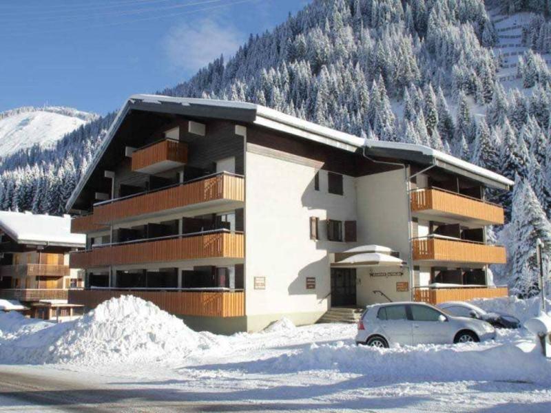 Ski verhuur Résidence Alpenlake - Châtel - Buiten winter
