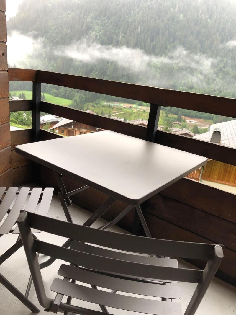 Ski verhuur Studio bergnis 4 personen (2) - Résidence Chambron - Châtel - Balkon