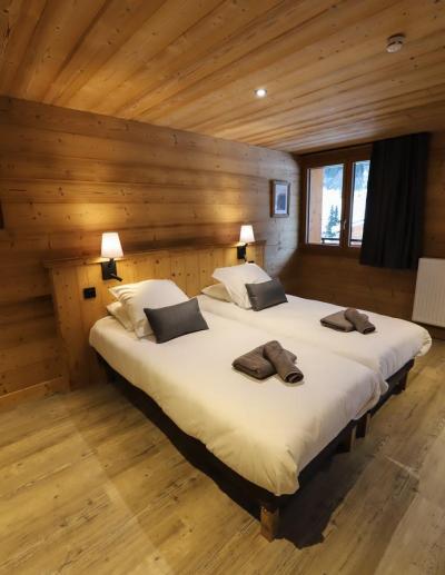 Rent in ski resort 8 room apartment 15 people - Appartement le SOMMET dans chalet la Cascade - Châtel - Apartment