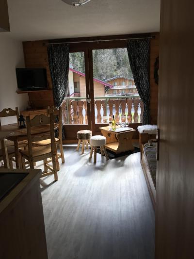 Ski verhuur Appartement 2 kamers bergnis 5 personen (12C) - Chalet du Perthuis - Châtel - Woonkamer