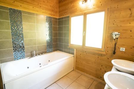 Rent in ski resort 7 room triplex chalet 15 people (Logement 15 personnes) - Chalet Etagne - Châtel - Bathroom